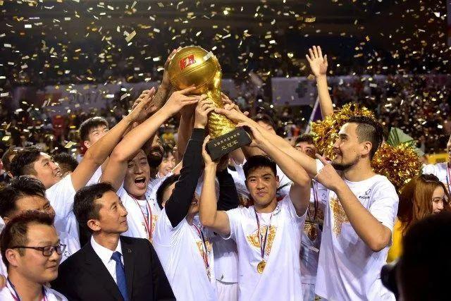 布克30分太阳灭黄蜂回西部前十 爵士险胜篮网